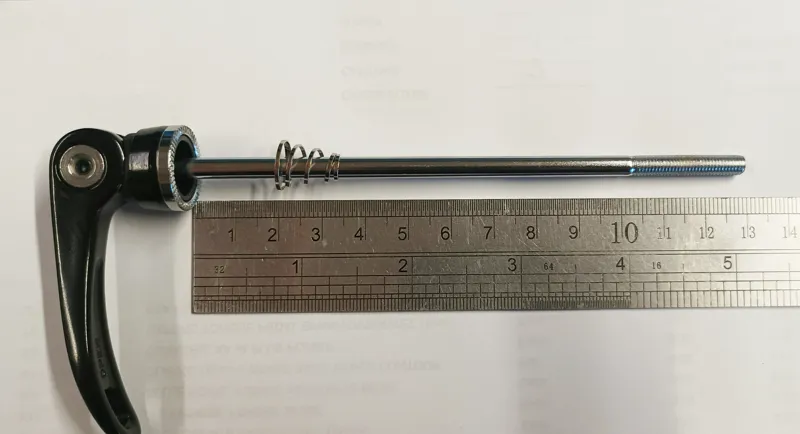 XLC QR-L02 Quick Release Skewer Set Red-2