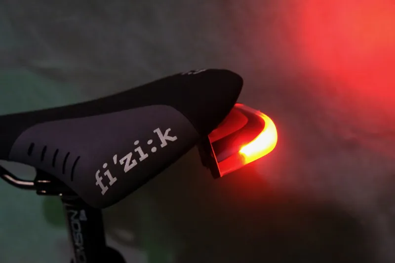 Fizik Lumo 5 USB Rear Light-5